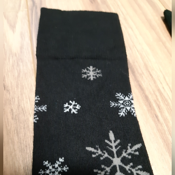 Knee high socks with snowflakes ❄ - Picture 3 of 3